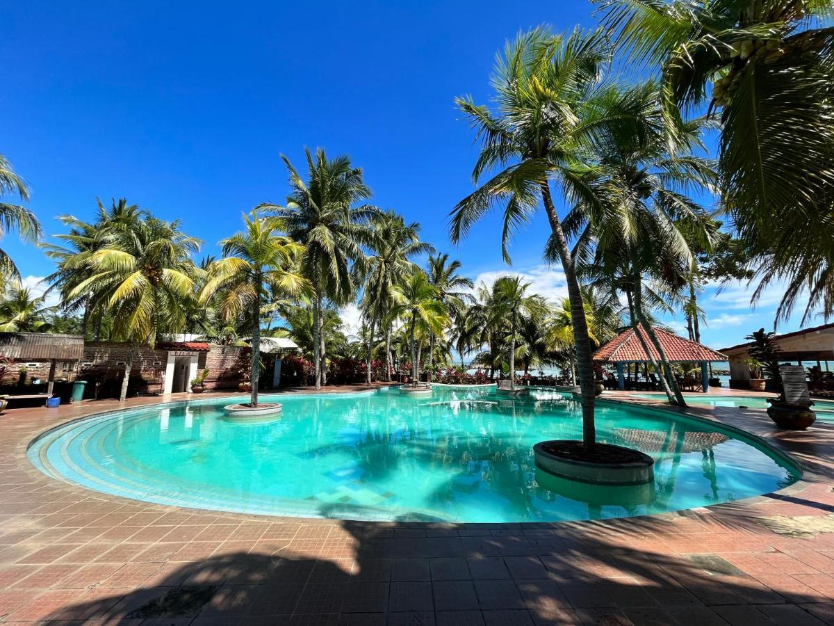 Marina Anyer Villa & Resort Bagian luar foto
