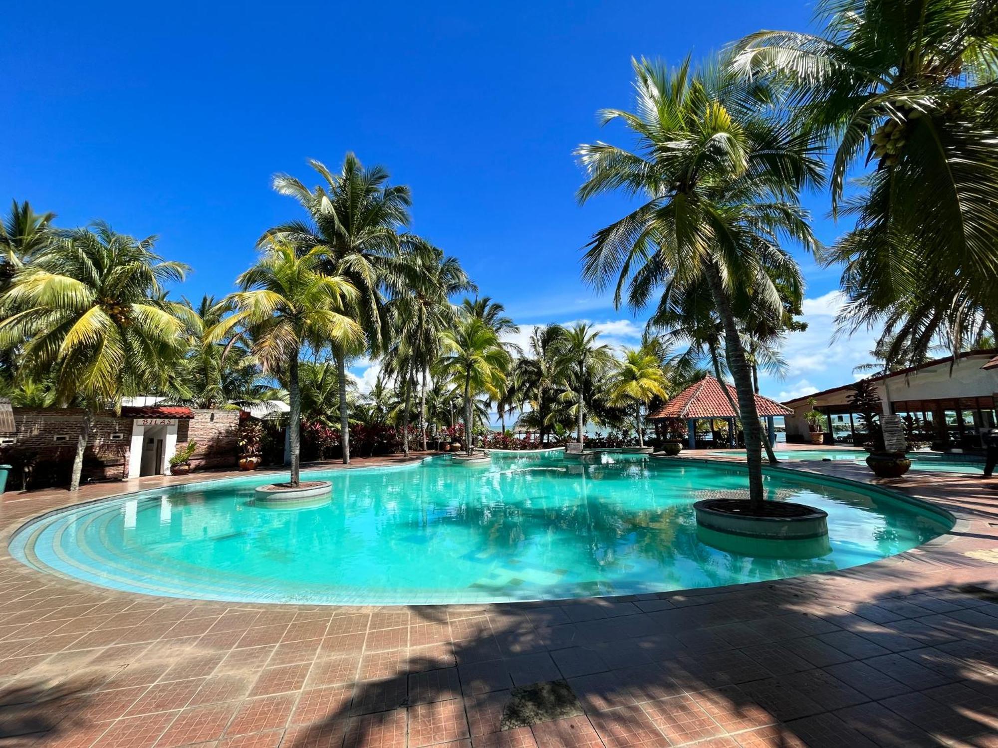 Marina Anyer Villa & Resort Bagian luar foto