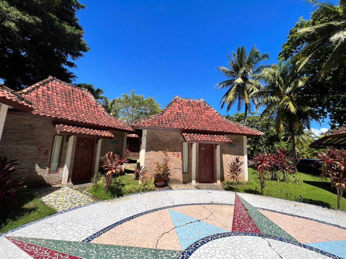 Marina Anyer Villa & Resort Bagian luar foto