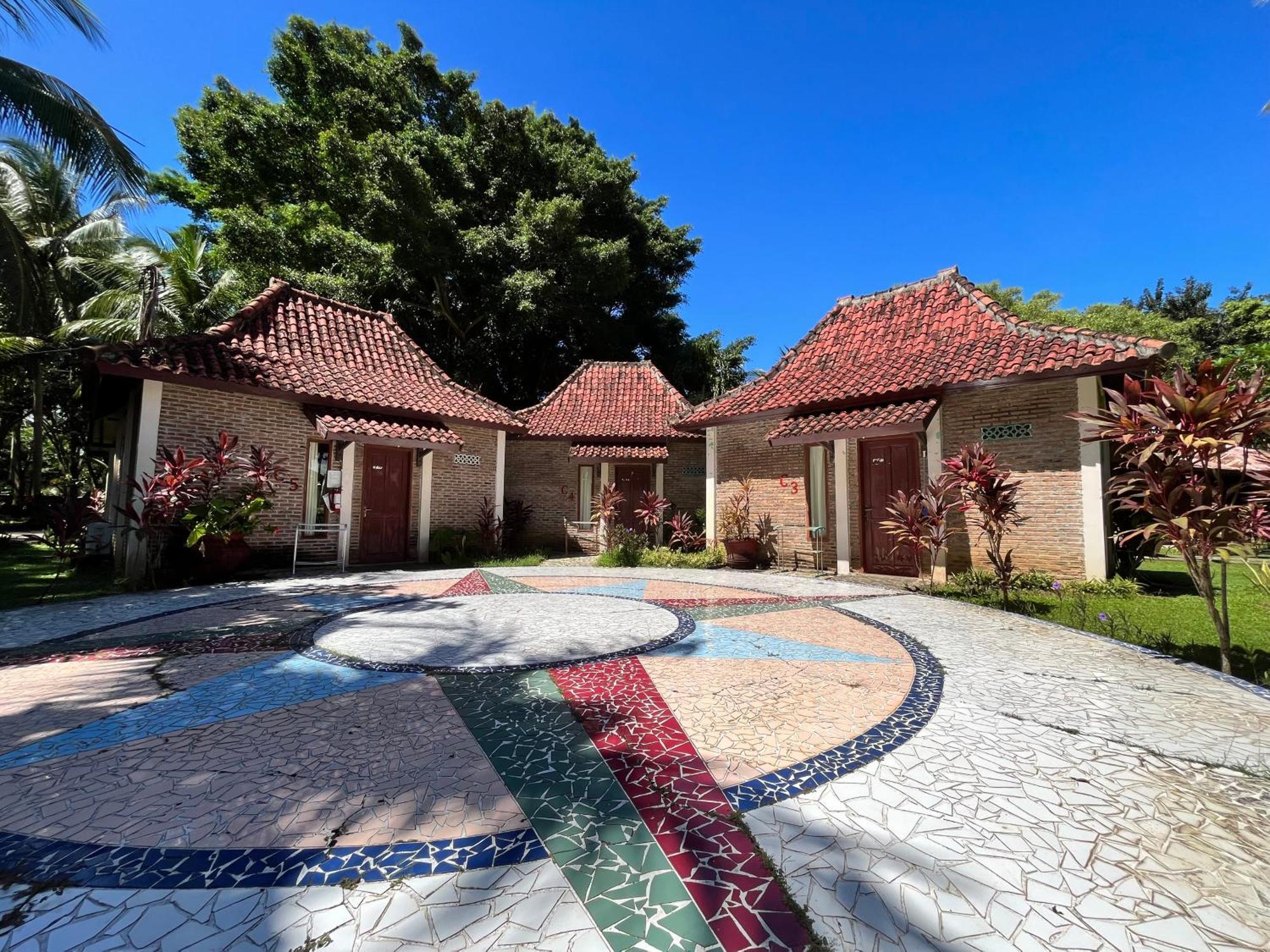 Marina Anyer Villa & Resort Bagian luar foto